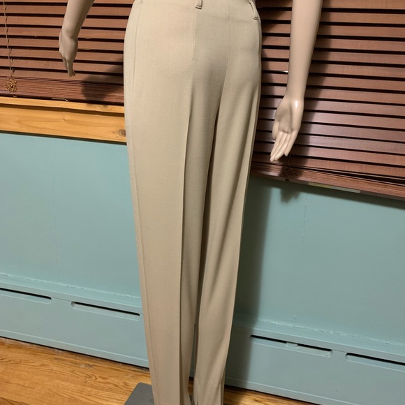 NWOT Women stretching pants by Victor Victoria. Size 40 (French) - Picture 3 of 11